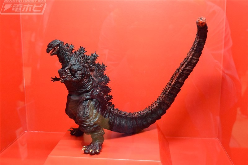 SH-Monsterarts-Shin-Godzilla-002.jpg